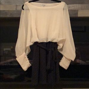 Open sleeved dress